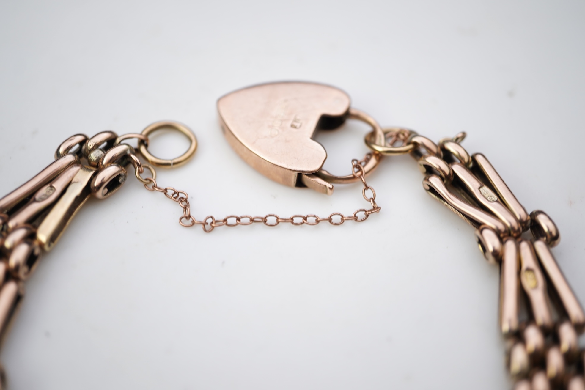 An Edwardian 9ct gold bracelet, England, circa 1902